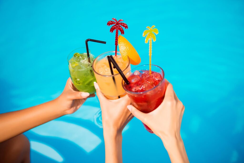 Trop Rock Travel: Drinks by the Pool